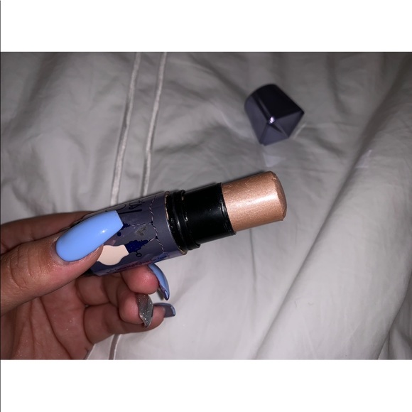 Benefit Cosmetics Watt’s Up! Highlighter - Picture 3 of 3